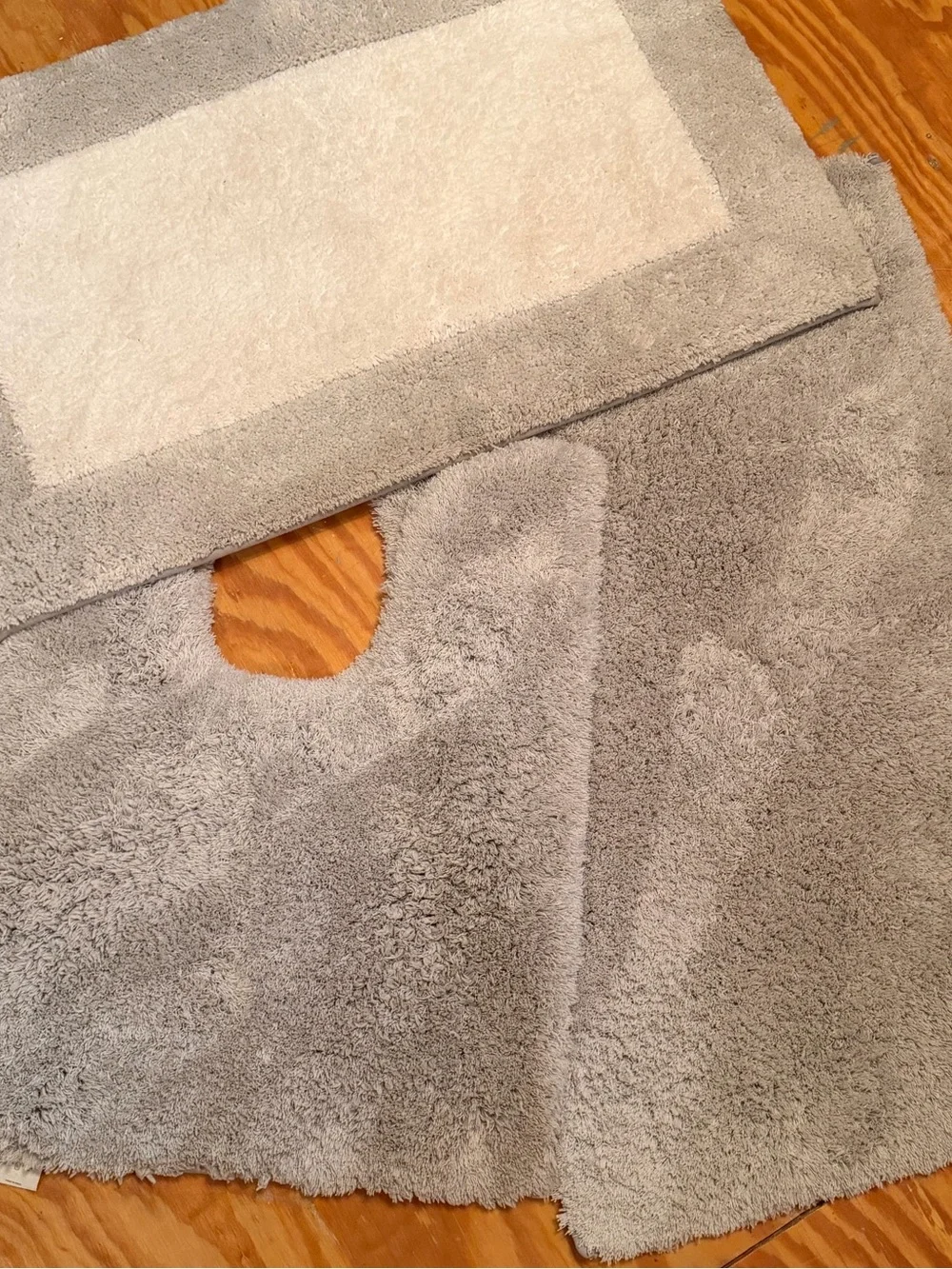 Threshold Gray and white Bath Mat Set